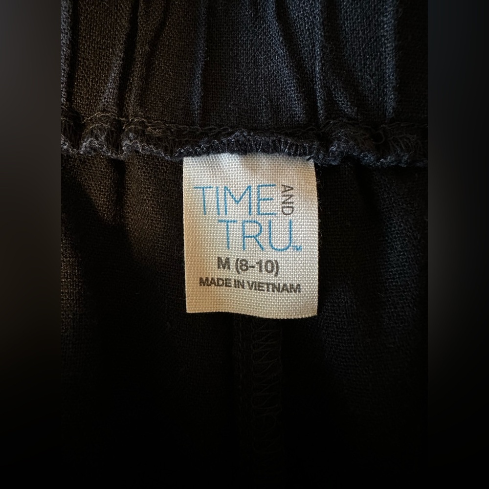 Time and Tru Women's Linen Blend Cropped
Cargo Pants - Picture 7 of 8